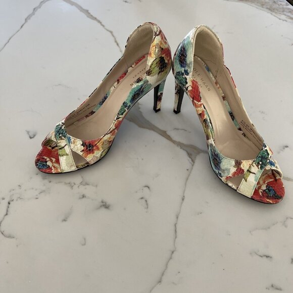 COLE HAAN SNAKE FLORAL PRINT LEATHER OPEN TOE PUMP - Picture 2 of 6